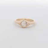 Luna Signet - 1ct lab-grown kite cut diamond