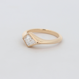 Luna Signet - 1ct lab-grown kite cut diamond