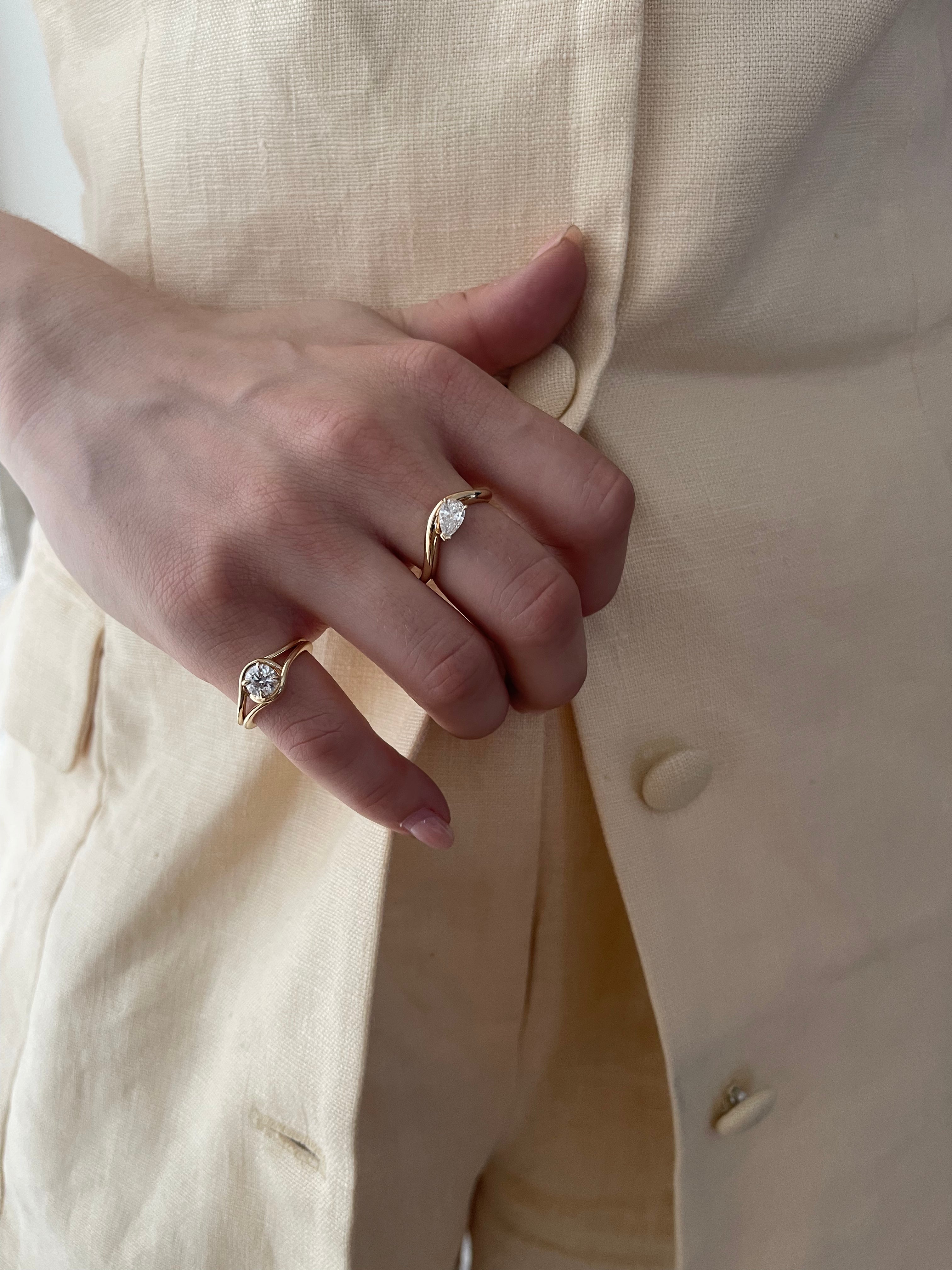 Lover's Knot - Round Diamond