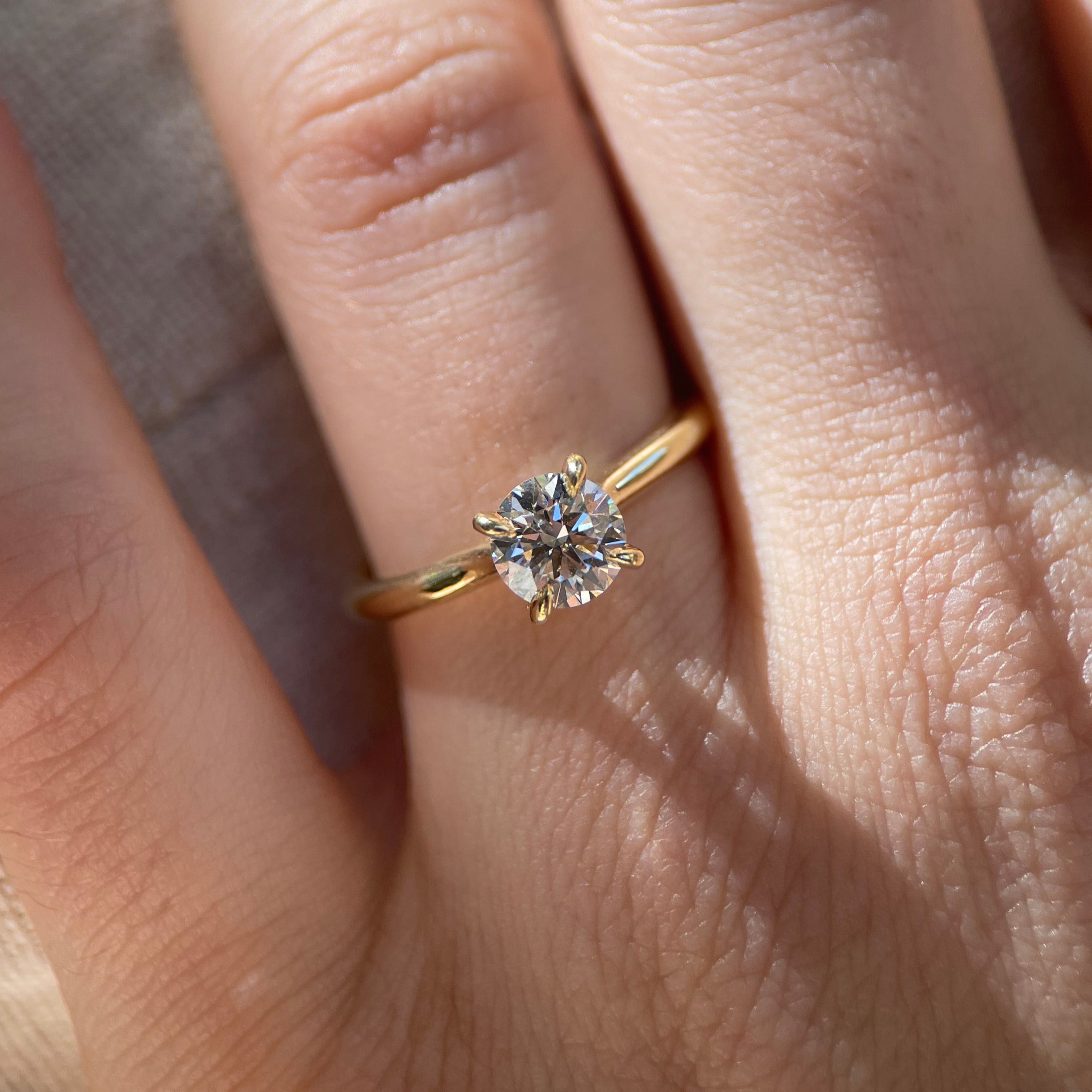 Classic Round Solitaire - 1ct lab-grown diamond D VS1