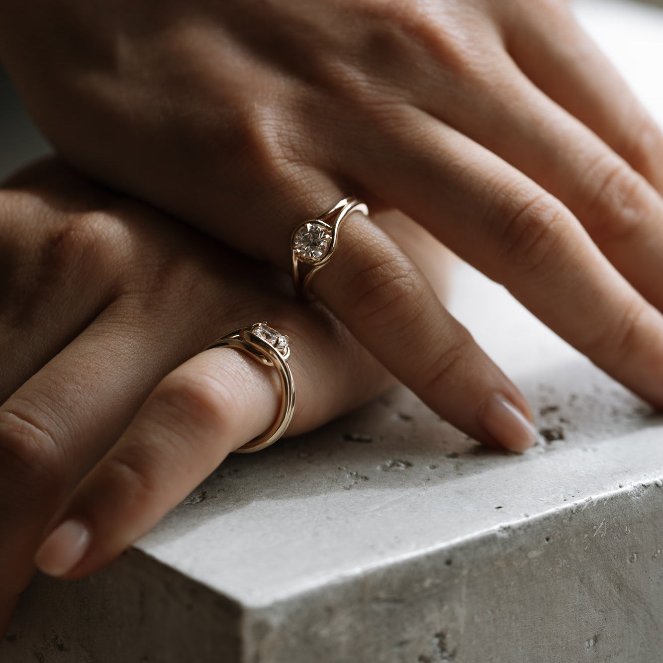 Lover's Knot - Round Diamond