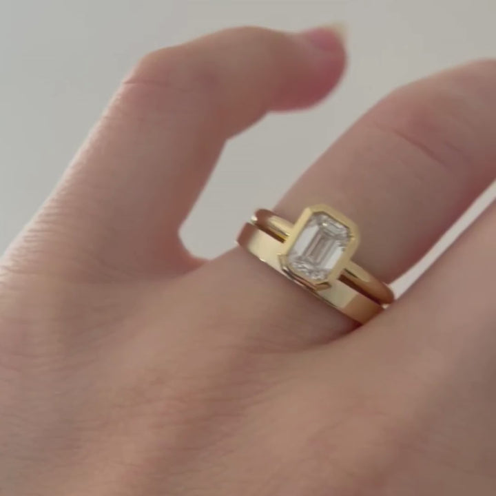 Flat-edge Ring